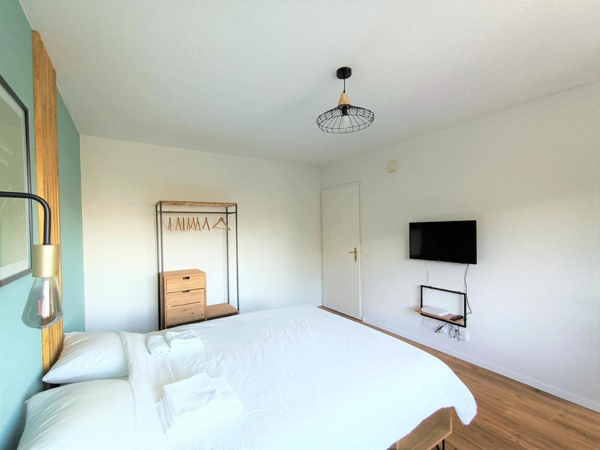Studio Lumineux Bien Place En Ville De Sion Exterior photo